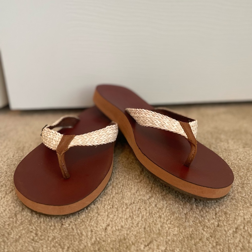 Margaritaville brand flip flops